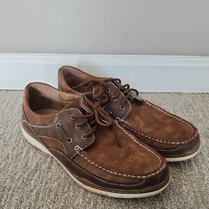Men's Brown Suede Boat Shoes with Contrast Stitching
